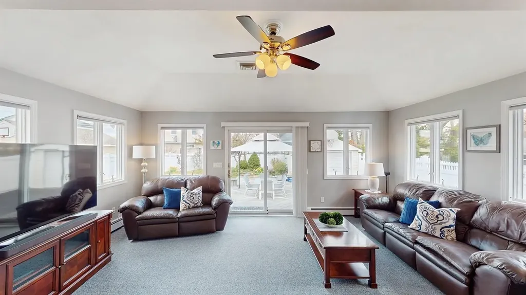 3989 Worthmor Drive Seaford NY 11783