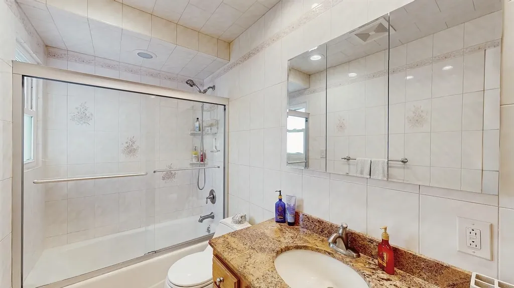 3989 Worthmor Drive Seaford NY 11783