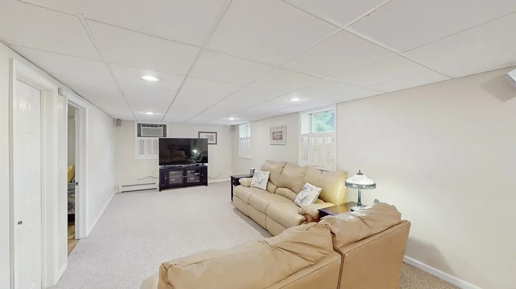 3989 Worthmor Drive Seaford NY 11783