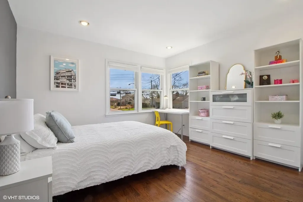 24 Windsor Oval New Rochelle NY 10805