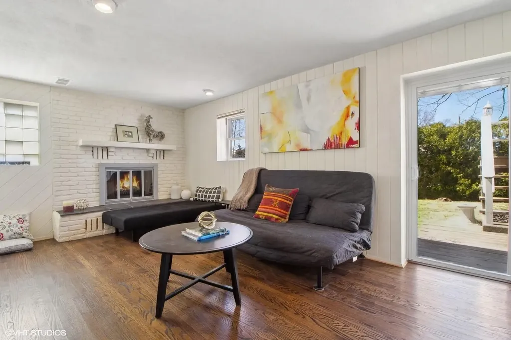24 Windsor Oval New Rochelle NY 10805