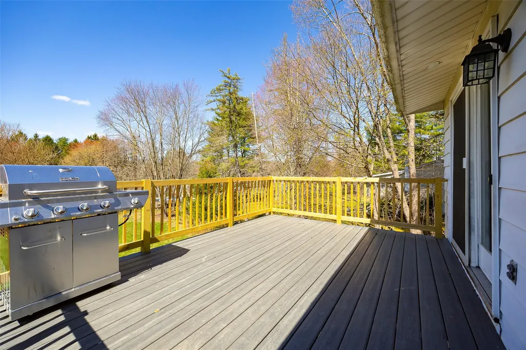 8 Verplanck Avenue Hopewell Junction NY 12533