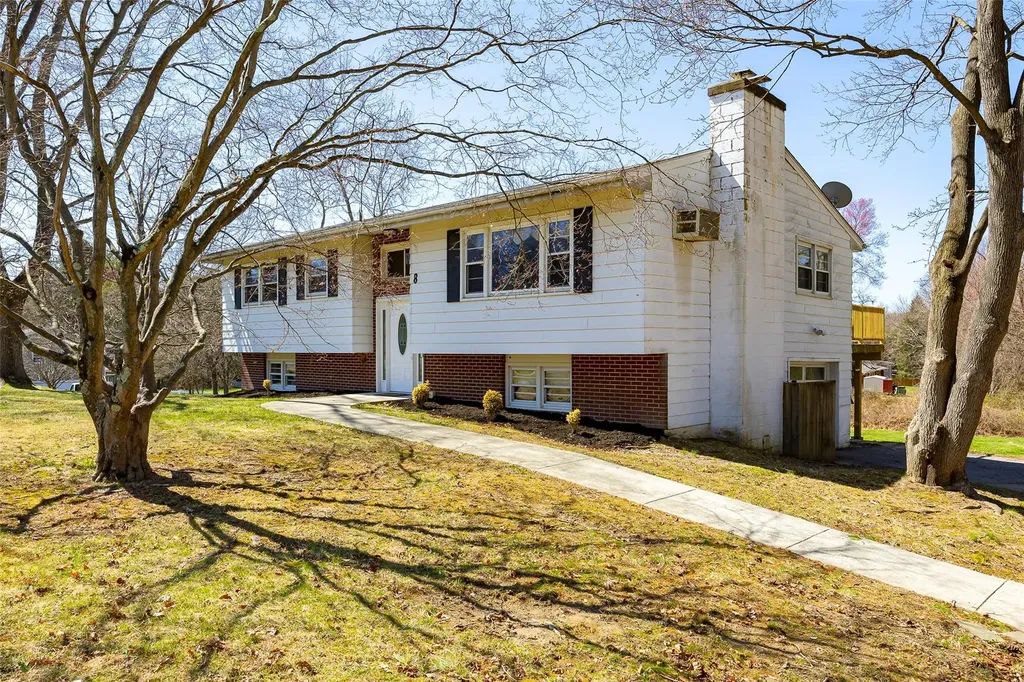 8 Verplanck Avenue Hopewell Junction NY 12533