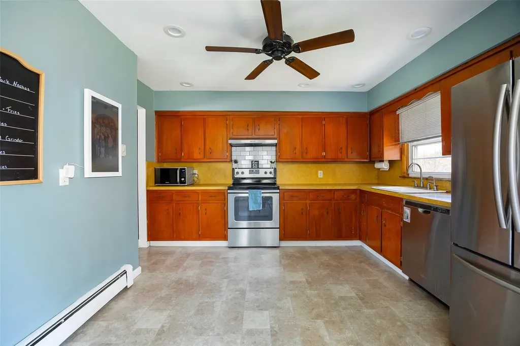 8 Verplanck Avenue Hopewell Junction NY 12533