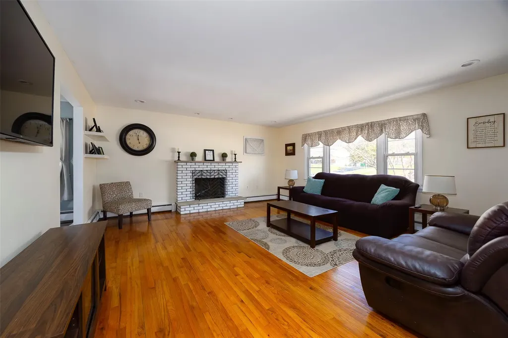 8 Verplanck Avenue Hopewell Junction NY 12533