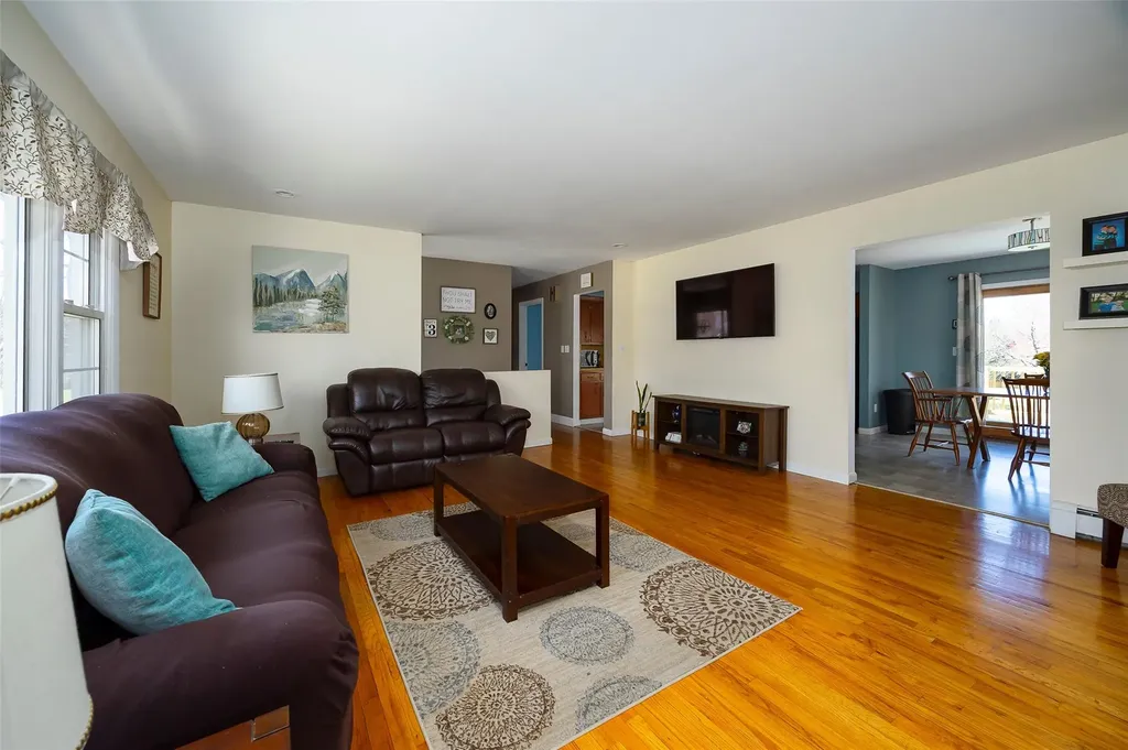 8 Verplanck Avenue Hopewell Junction NY 12533