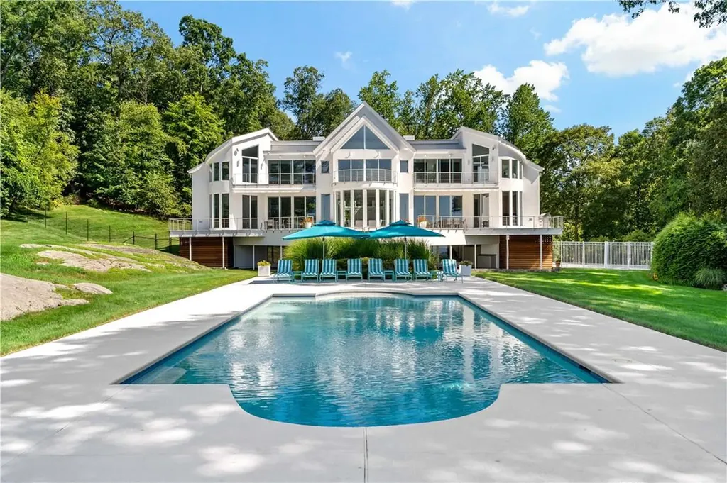 18 Bramblebush Road Cortlandt NY 10520