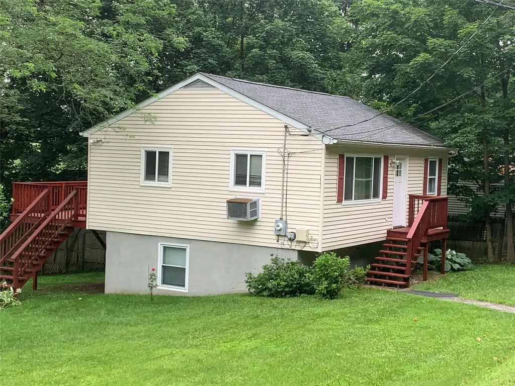 21 Rockwood Road Carmel NY 10512