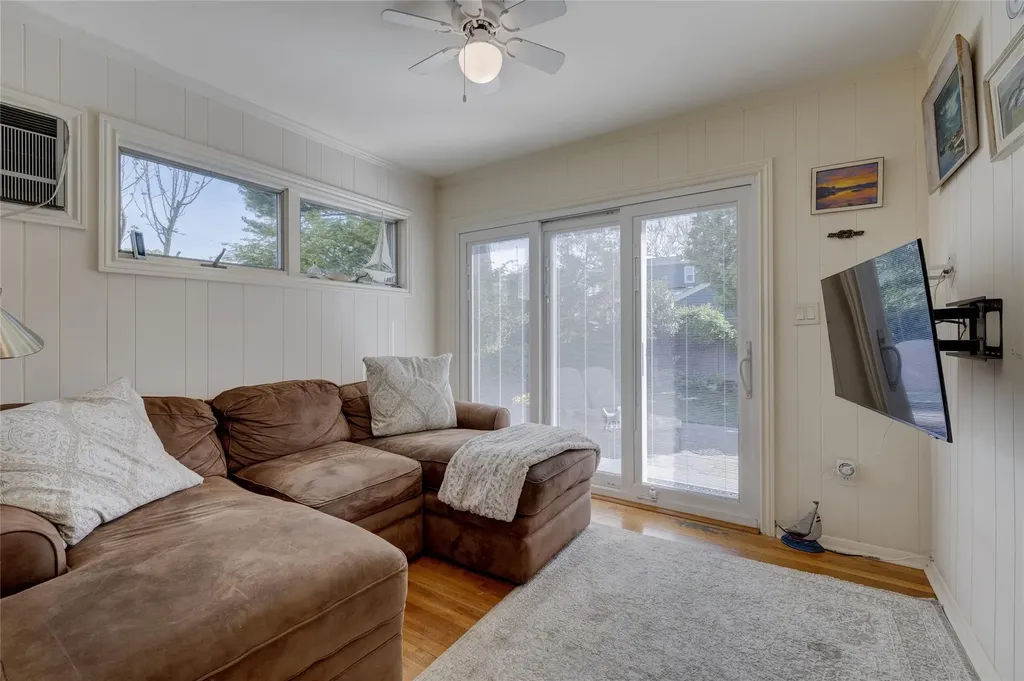 448 White Road Mineola NY 11501