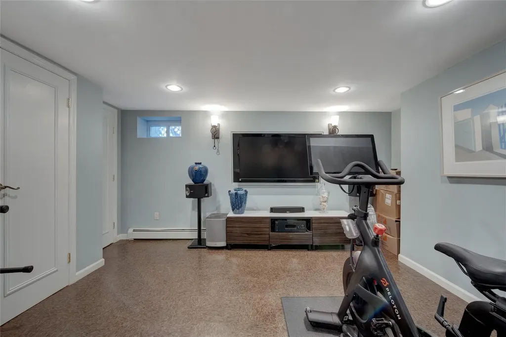 448 White Road Mineola NY 11501
