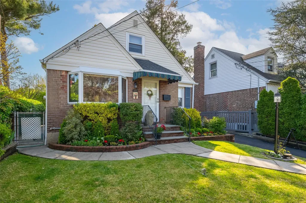448 White Road Mineola NY 11501