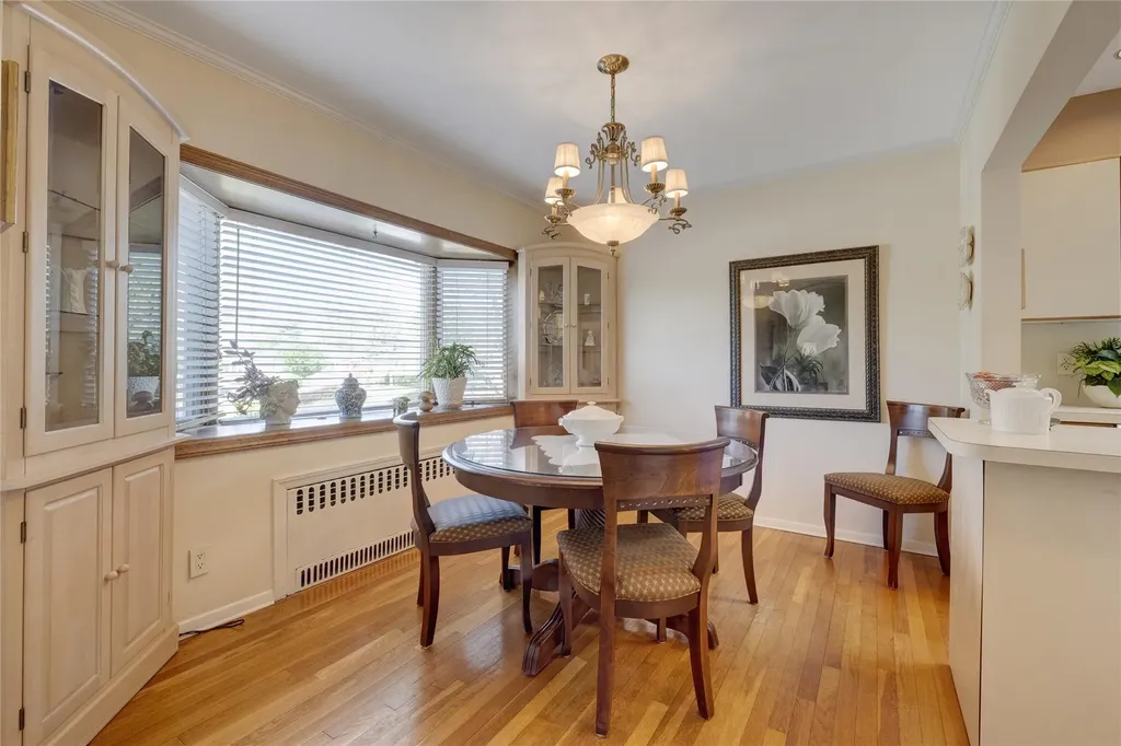 448 White Road Mineola NY 11501