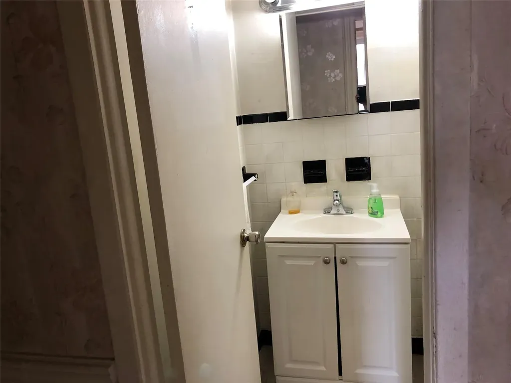 1834 Matthews Avenue Bronx NY 10462