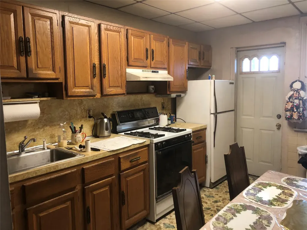 1834 Matthews Avenue Bronx NY 10462