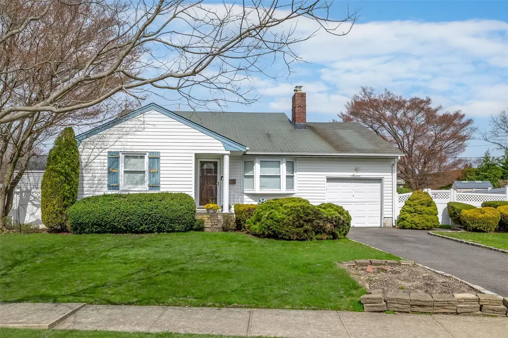 7 Gainsboro Lane Syosset NY 11791
