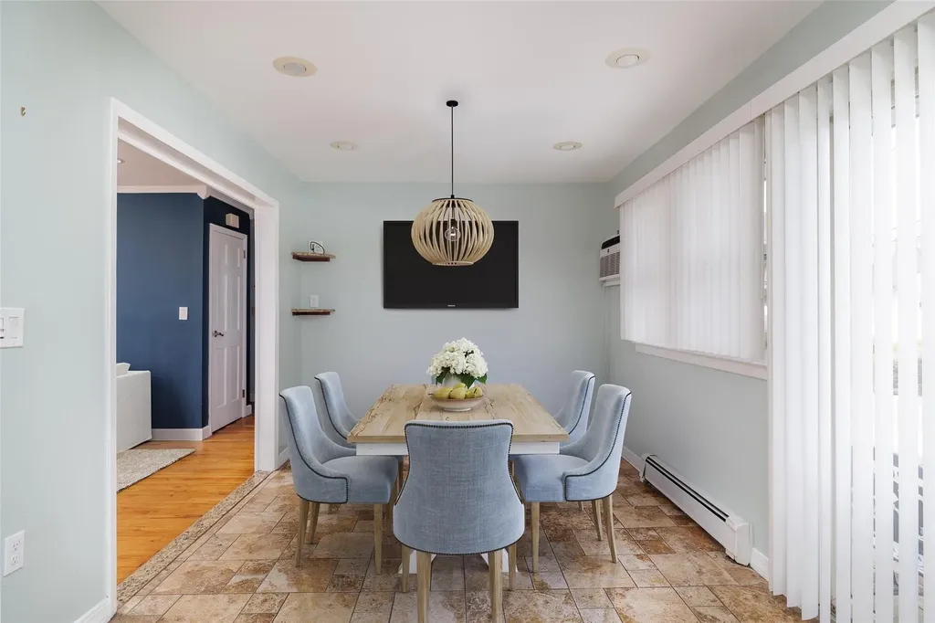 7 Gainsboro Lane Syosset NY 11791