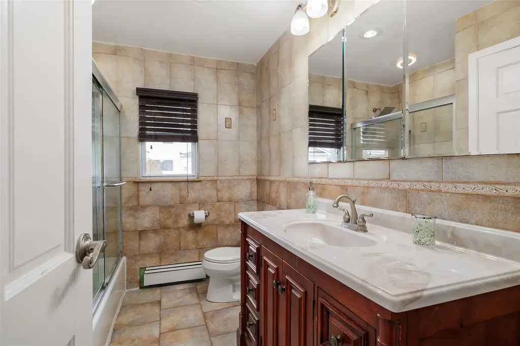 7 Gainsboro Lane Syosset NY 11791
