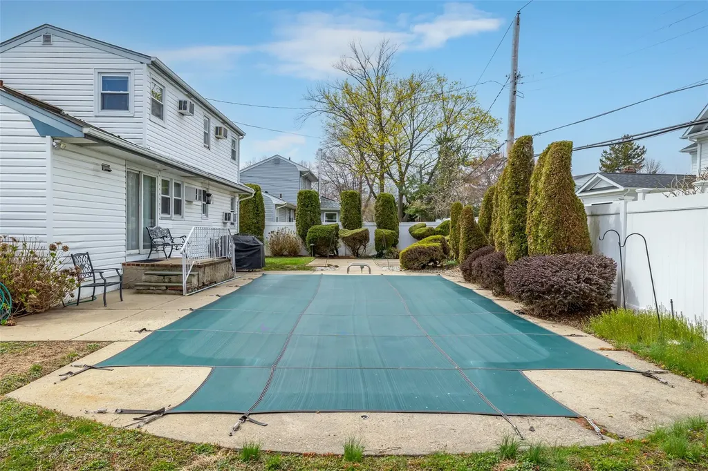 7 Gainsboro Lane Syosset NY 11791