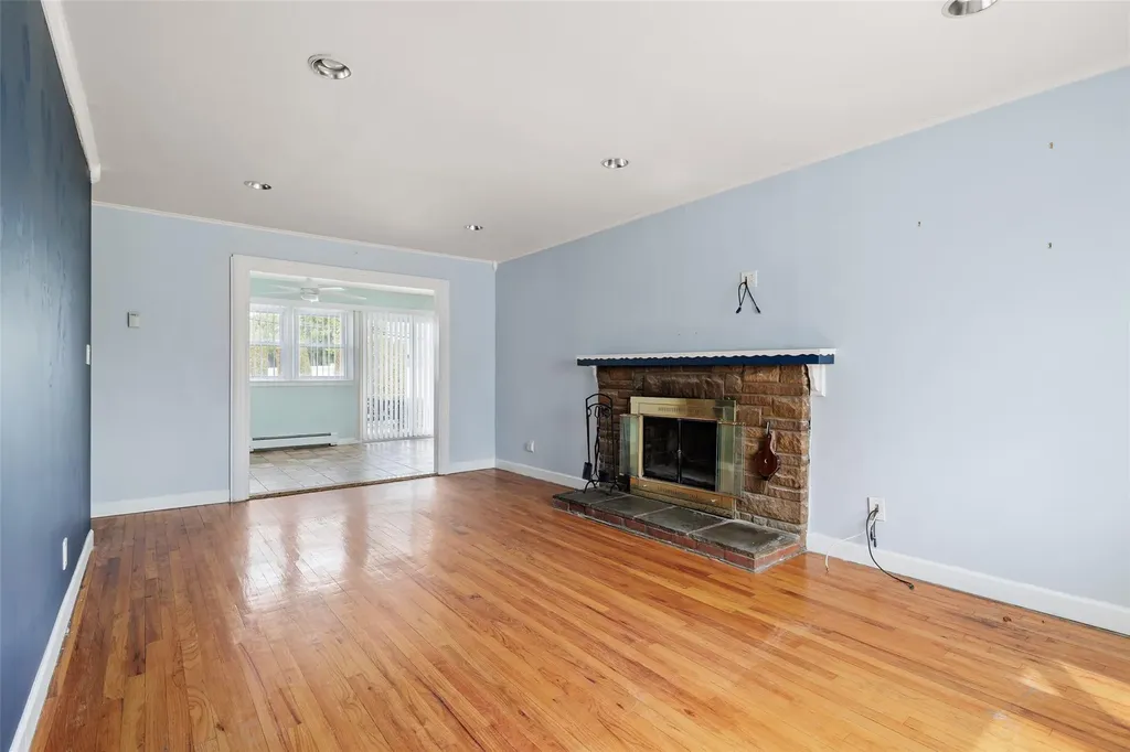7 Gainsboro Lane Syosset NY 11791