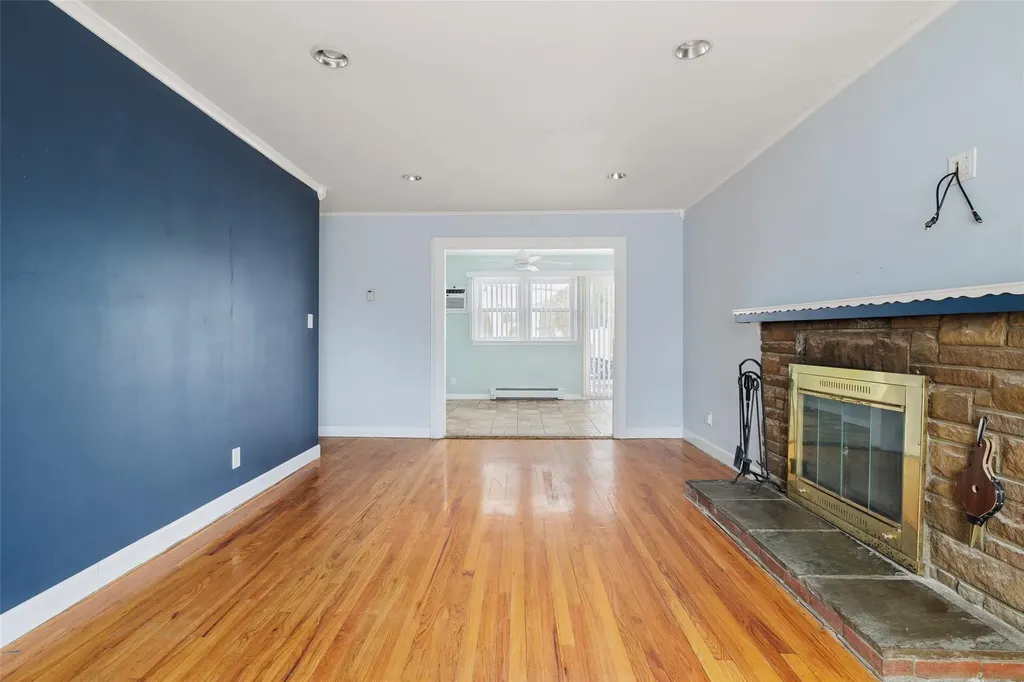 7 Gainsboro Lane Syosset NY 11791