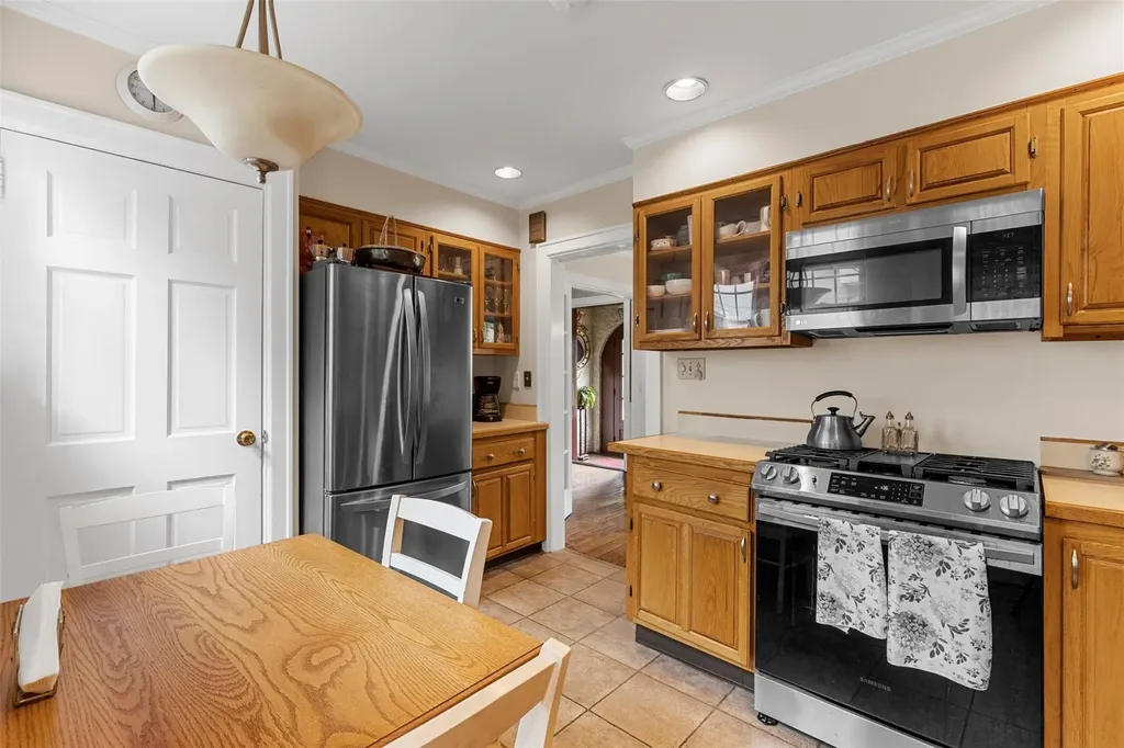 19 Glenorchy Place New Rochelle NY 10804