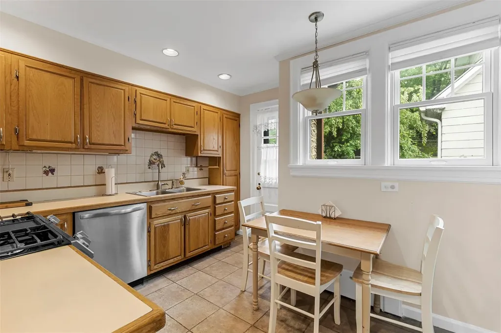 19 Glenorchy Place New Rochelle NY 10804