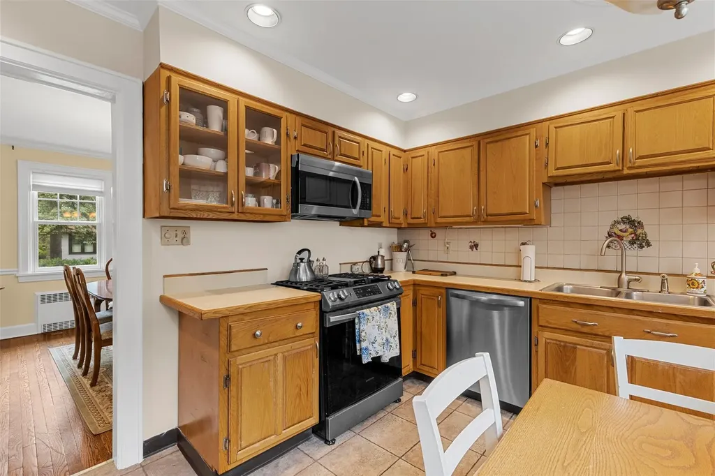 19 Glenorchy Place New Rochelle NY 10804