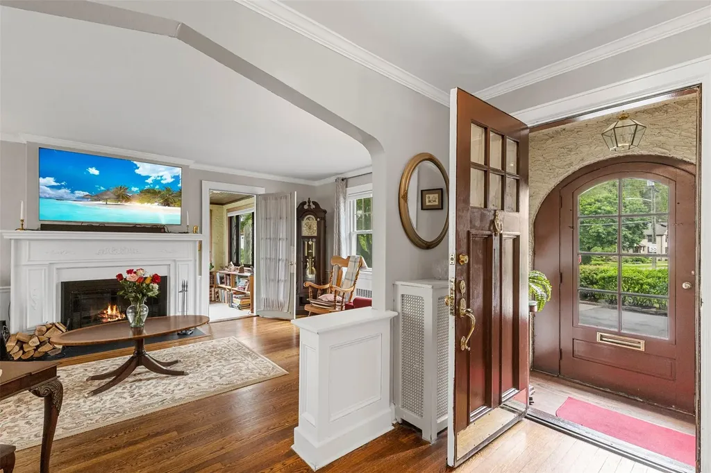 19 Glenorchy Place New Rochelle NY 10804