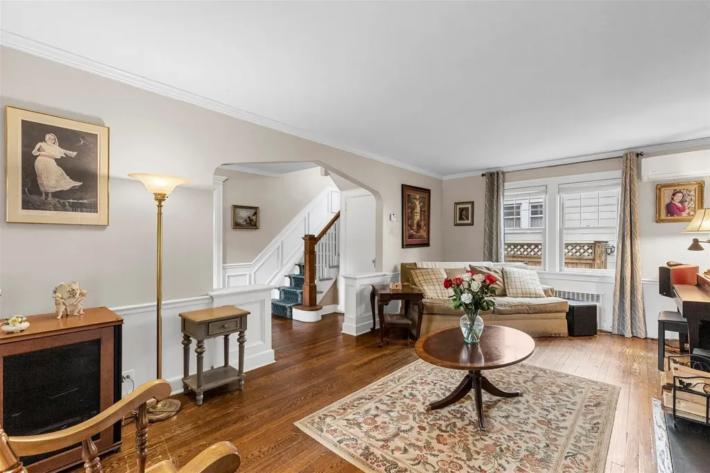 19 Glenorchy Place New Rochelle NY 10804