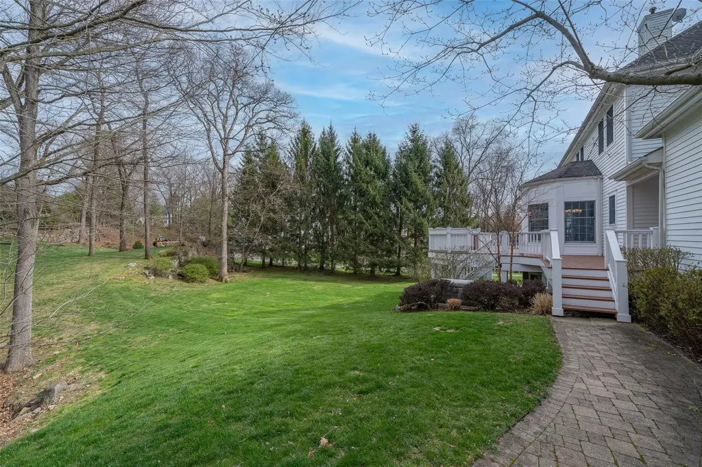 8 Turtleback Way Chappaqua NY 10514