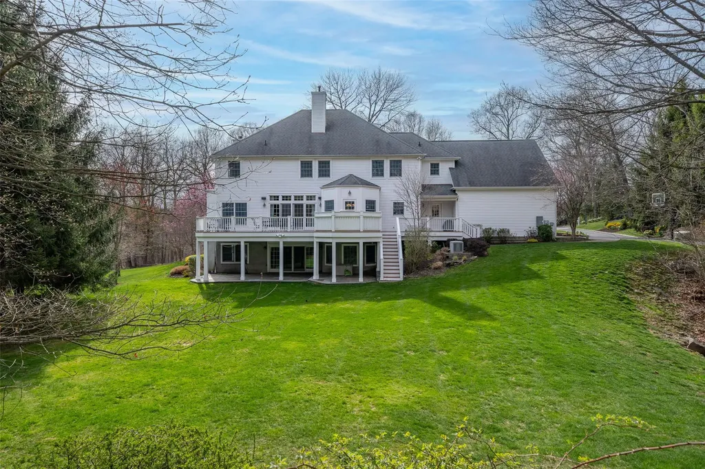 8 Turtleback Way Chappaqua NY 10514