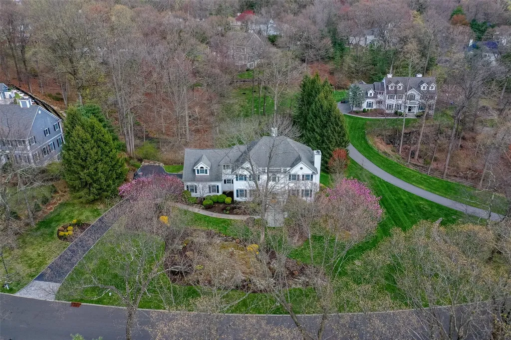 8 Turtleback Way Chappaqua NY 10514