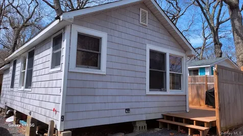 9 Whalers Path Baiting Hollow NY 11933