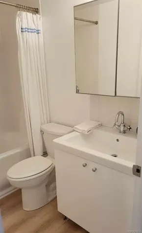 9 Whalers Path Baiting Hollow NY 11933