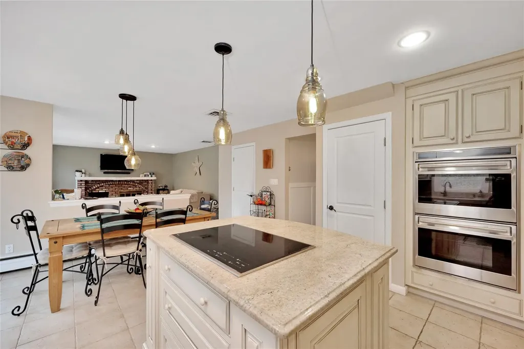 2 Windmill Court Smithtown NY 11787