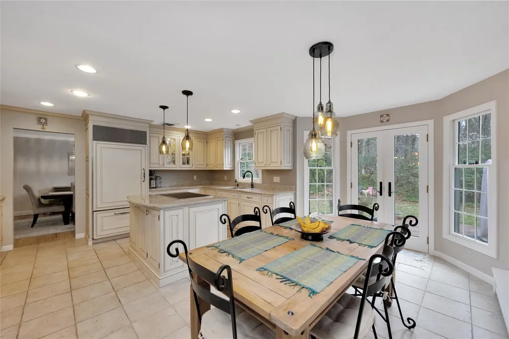 2 Windmill Court Smithtown NY 11787