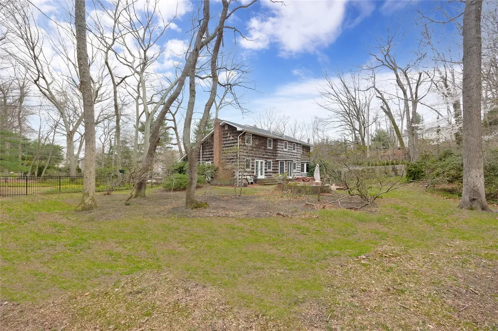 2 Windmill Court Smithtown NY 11787