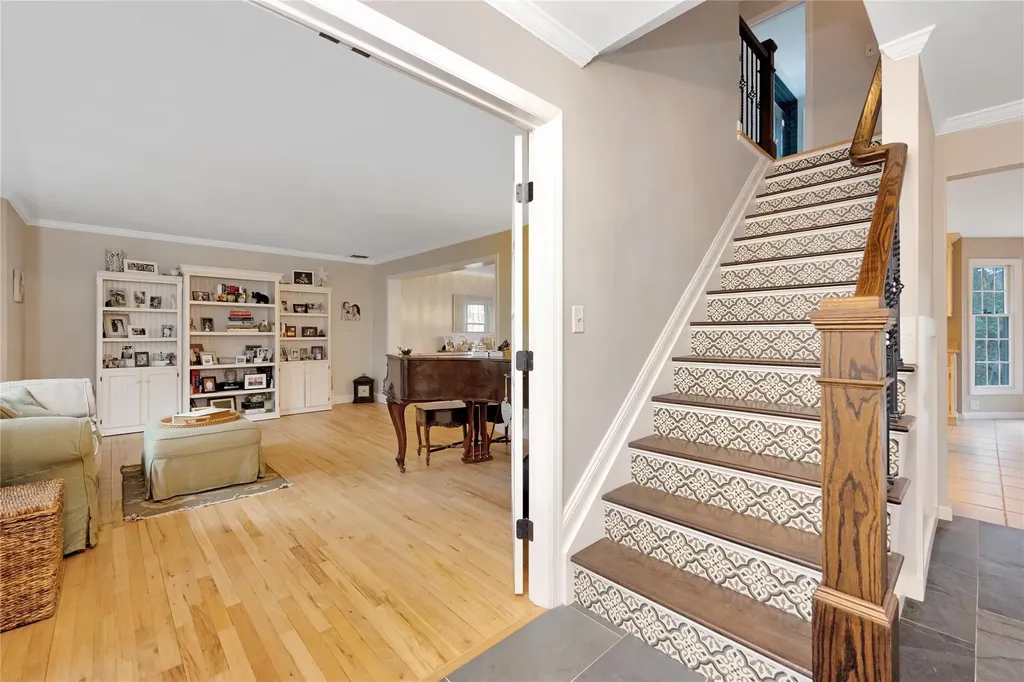 2 Windmill Court Smithtown NY 11787