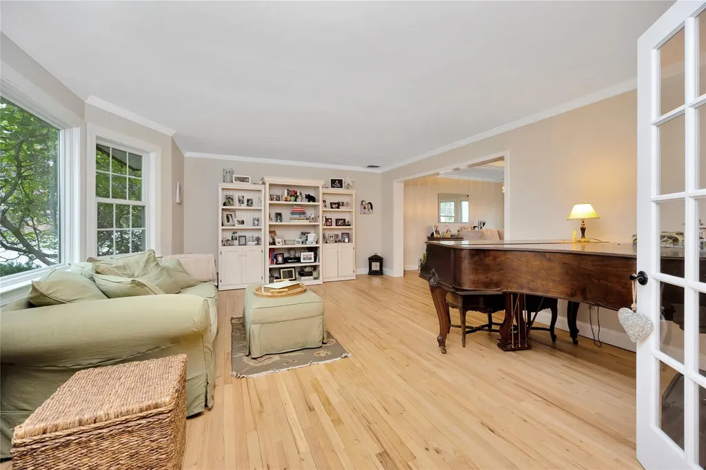 2 Windmill Court Smithtown NY 11787