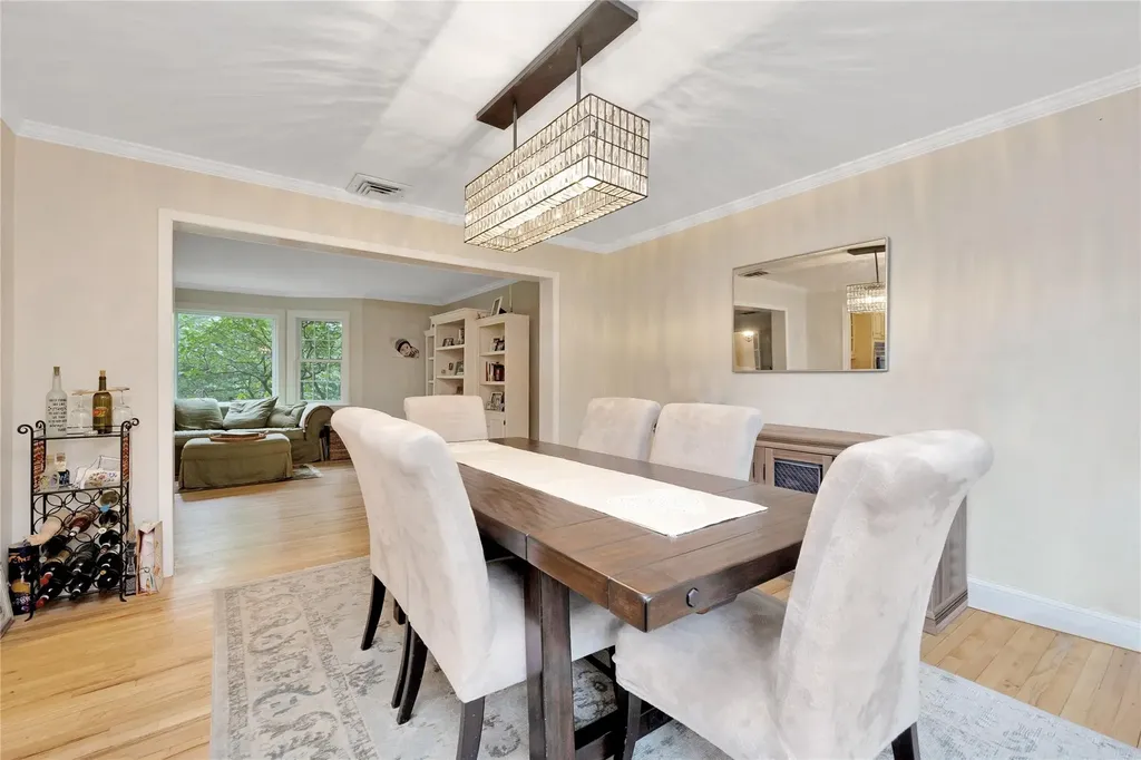 2 Windmill Court Smithtown NY 11787