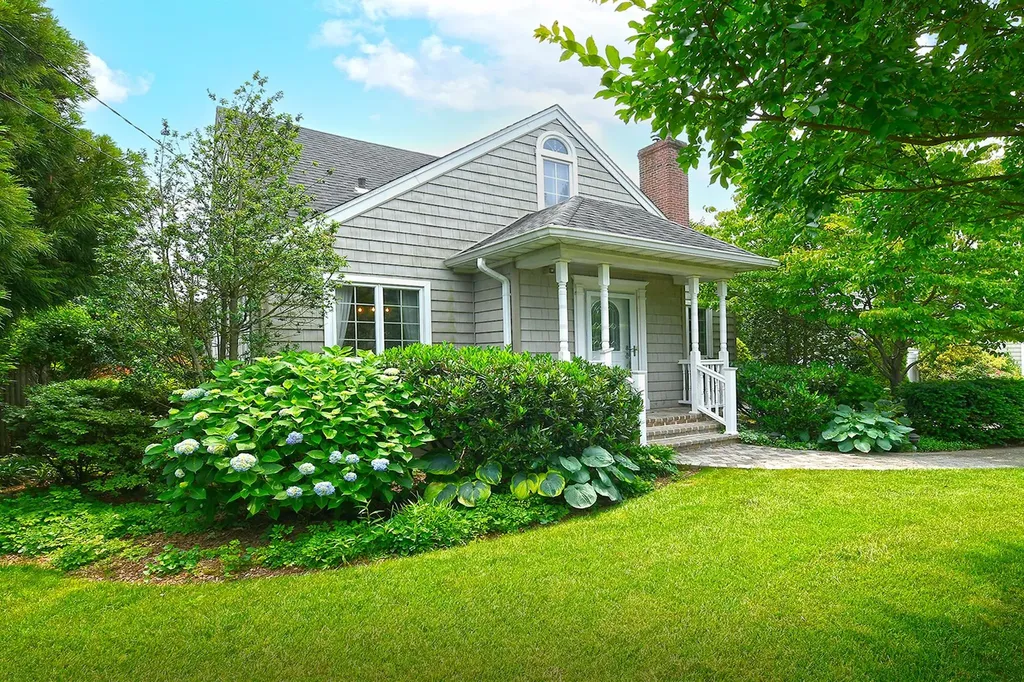 17 Walker Avenue Syosset NY 11791