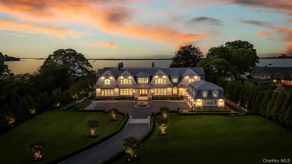 25 Brewster Lane E East Setauket NY 11733