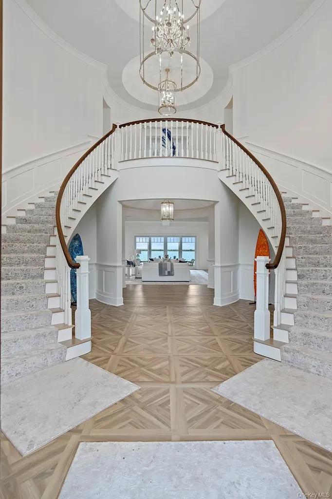 25 Brewster Lane E East Setauket NY 11733