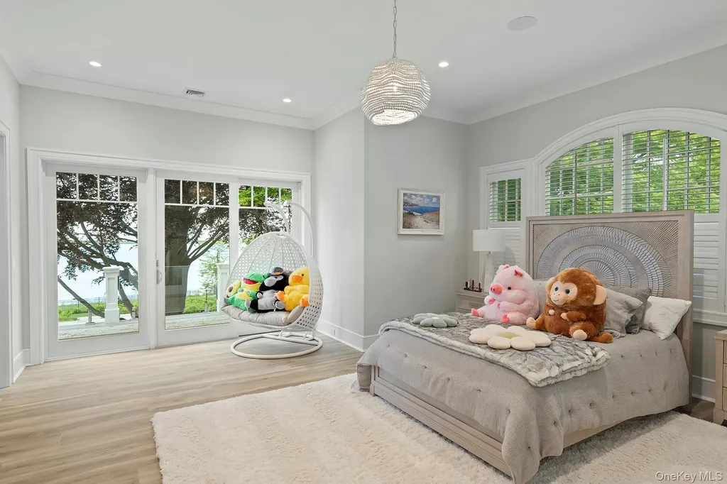 25 Brewster Lane E East Setauket NY 11733