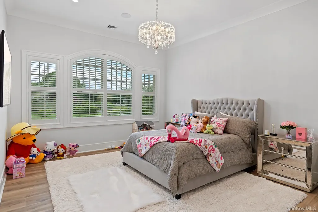 25 Brewster Lane E East Setauket NY 11733