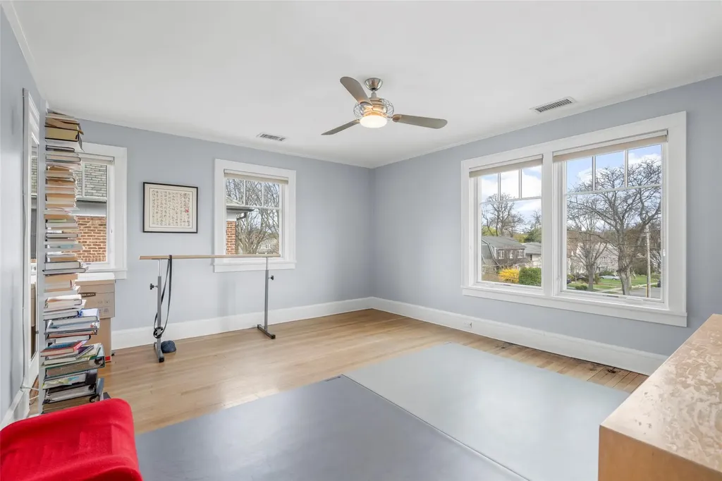 28 Stellar Place Pelham NY 10803