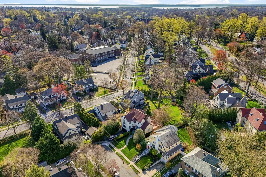 28 Stellar Place Pelham NY 10803
