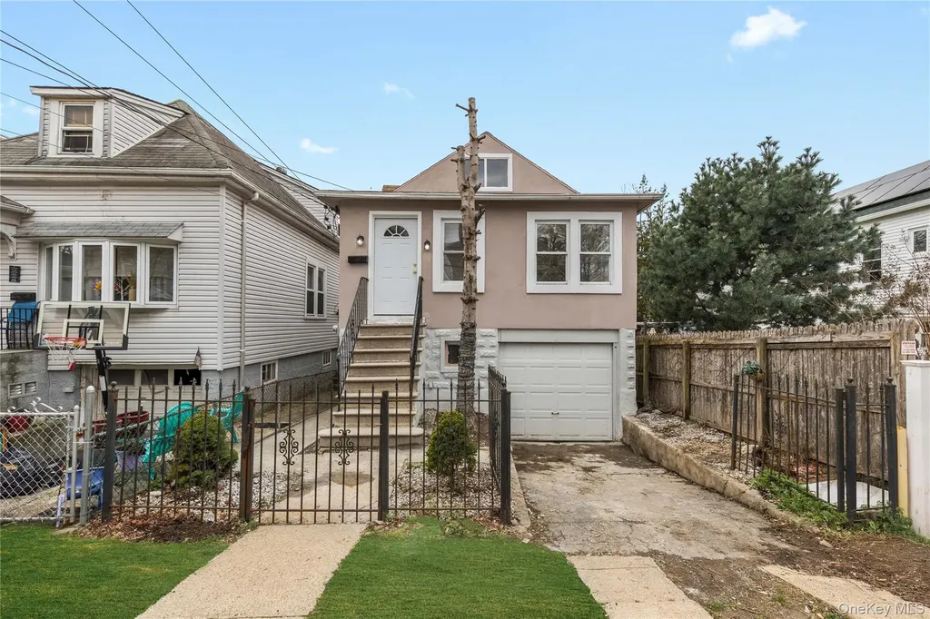 425 Quincy Avenue Bronx NY 10465