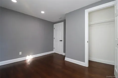 14A Earl Place Amity Harbor NY 11701