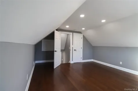 14A Earl Place Amity Harbor NY 11701